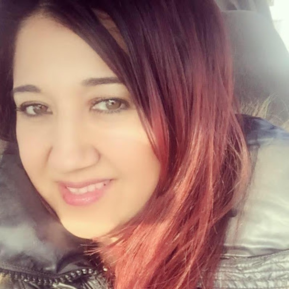 Meet your Posher, Adriana - Picture 1 of 1